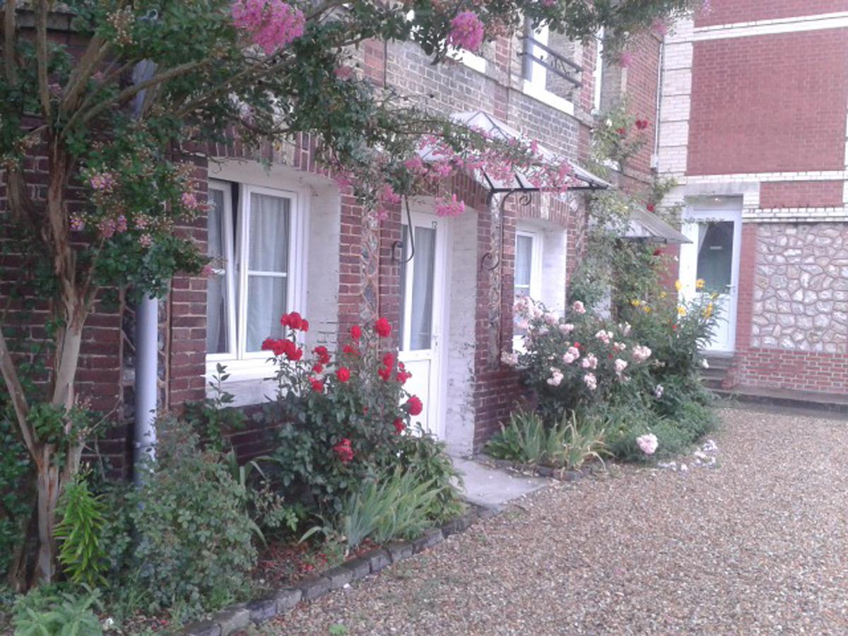 Hotel Au Chateau Blanc Saint-Aubin-lès-Elbeuf Extérieur photo