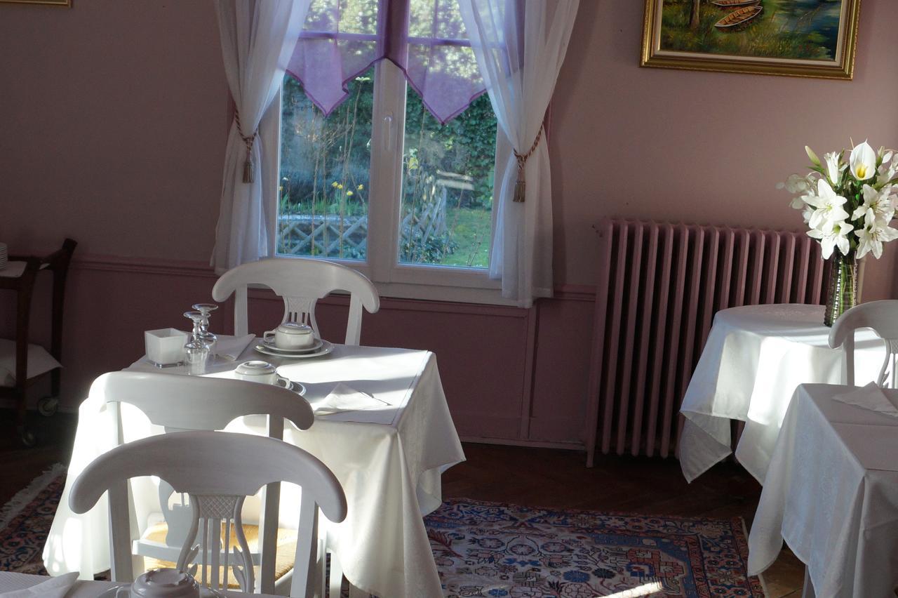 Hotel Au Chateau Blanc Saint-Aubin-lès-Elbeuf Extérieur photo