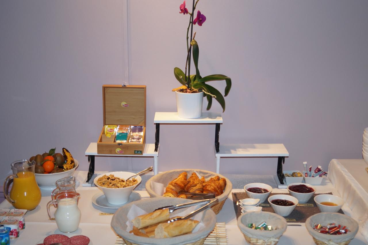 Hotel Au Chateau Blanc Saint-Aubin-lès-Elbeuf Extérieur photo